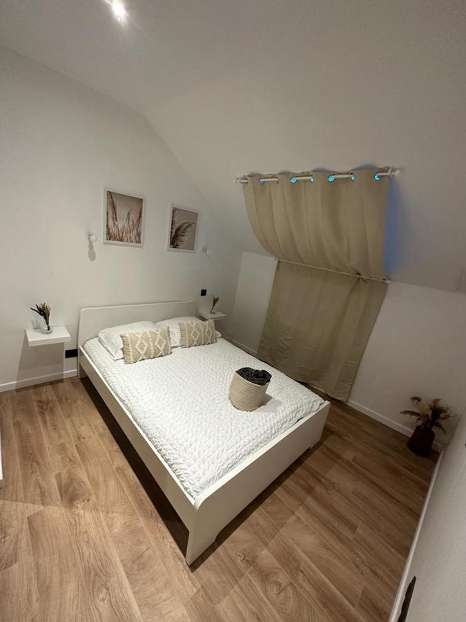 Chambres Dans Maison Neuve Au Style Chic Et Boheme Villeneuve-sous-Dammartin الغرفة الصورة